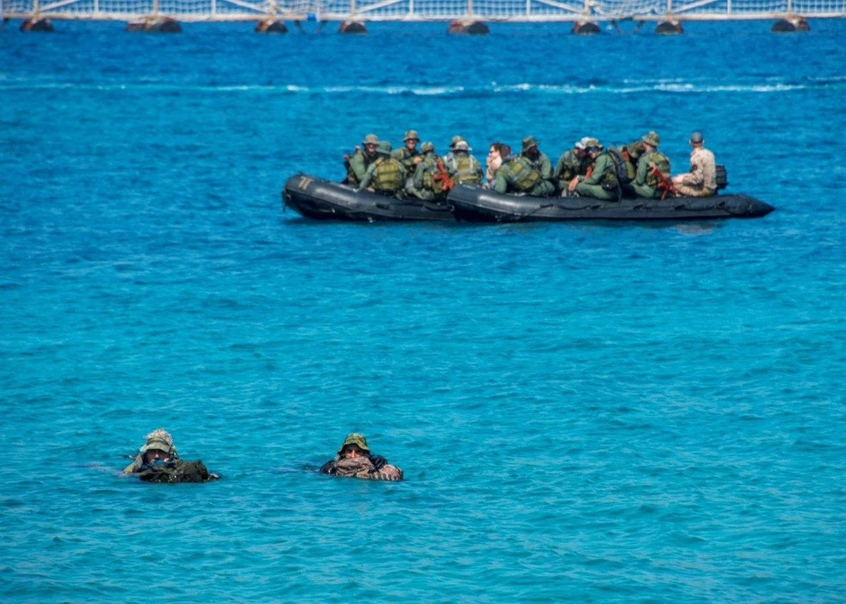 ΗΠΑ-Ελλάδα σε «πρόβα» πολέμου: Κοινή ελληνοαμερικανική άσκηση Ειδικών Δυνάμεων στη Σούδα – Δείτε εικόνες